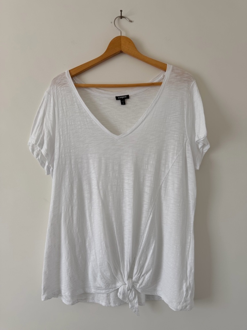 Express White V-Neck Knot-Front Short Sleeve Tee